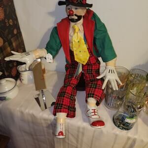 DYNASTY DOLL VINTAGE EUC EMMETT KELLY WEARY WILLIE THE CLOWN HOBO WITH STAND